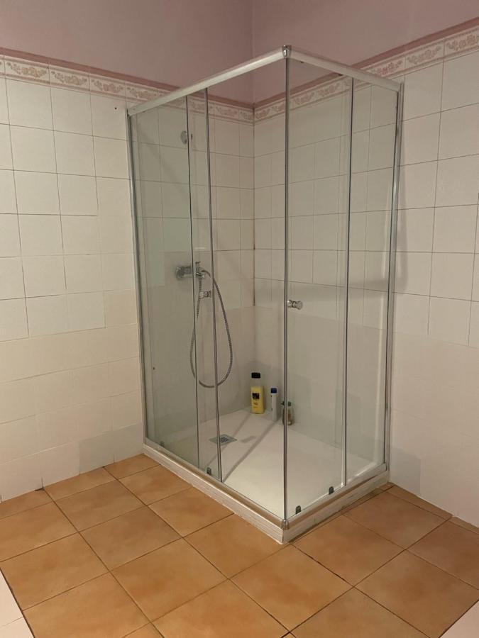 Leon Habitaciones Madrid Kültér fotó